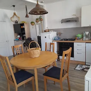  Hébergement de vacances Le De Fifi . Au Cœur De La Cité Médiéval.